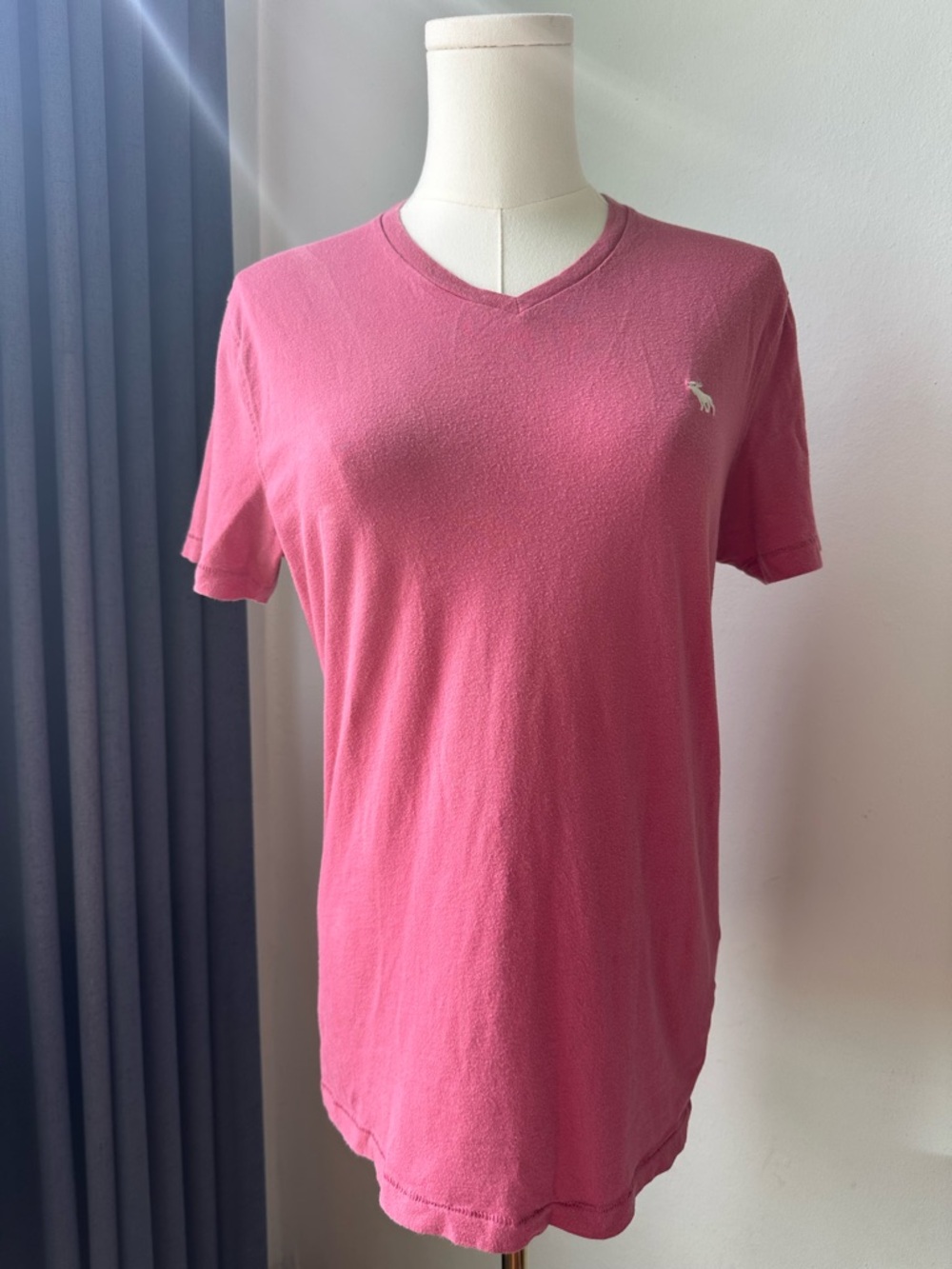 Abercrombie & Fitch Women’s V-Neck Basic Short Sleeve Shirt & Pink 100% cotton